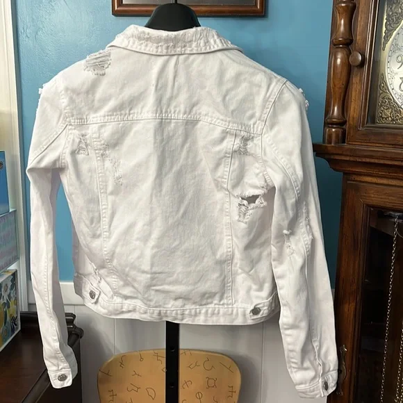 ALMOST FAMOUS White Distressed Jean Jacket, high waisted - Picture 2 of 5